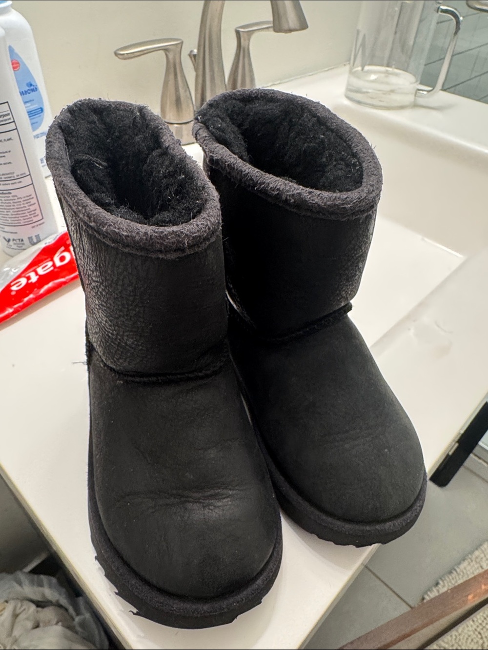 Ugg sz 8 boots